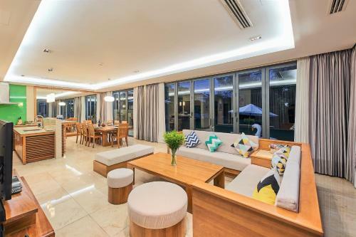 Stunning 5 Bedrooms Villas 5 Stars