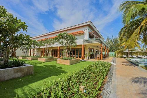Stunning 5 Bedrooms Villas 5 Stars