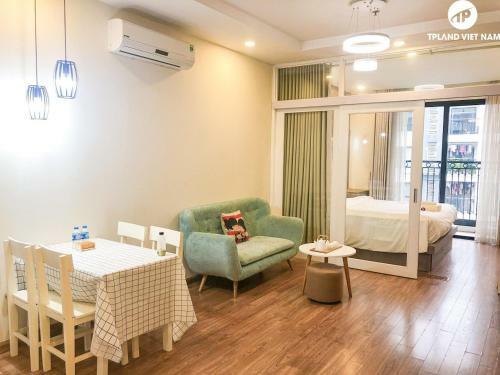 Vinhomes Serviced Apartment For Rent - T083103