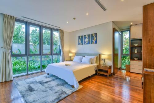 Stunning Beachfront 6br Villa W Largest Pool