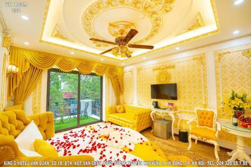 King's Hotel V?n Qu�n
