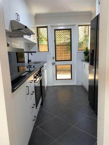 Beautiful Three Bedroom Home In Eimeo Village