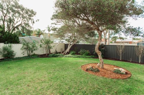 Dunsborough R & R
