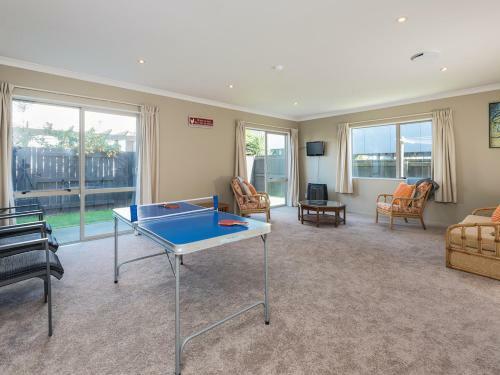 A Beach Barn Haven - Papamoa Holiday Home