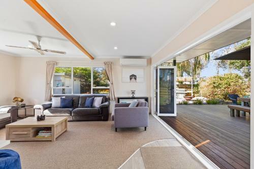 Sandy Feet - Papamoa Beach Holiday Home