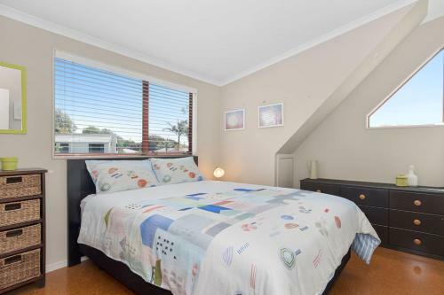Sandy Feet - Papamoa Beach Holiday Home