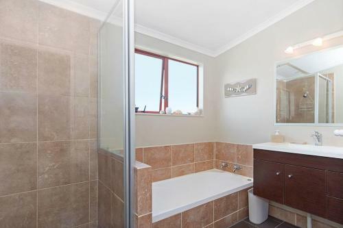 Sandy Feet - Papamoa Beach Holiday Home