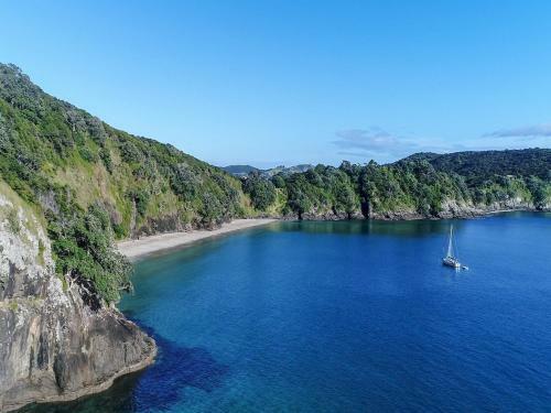 Oke Beach House - Rawhiti Luxury