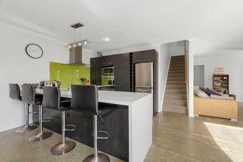 At The Beach - Ruakaka Holiday Home