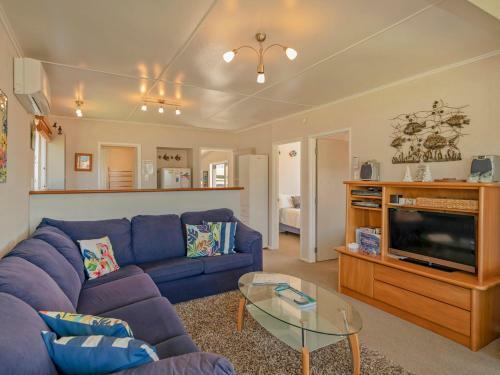Breakaway - Tairua Bach