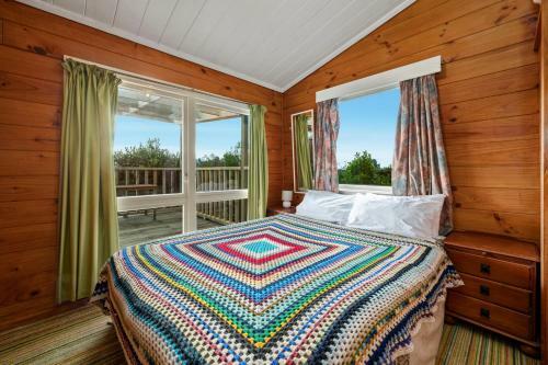 A Kiwi Treasure - T?rangi Holiday Home