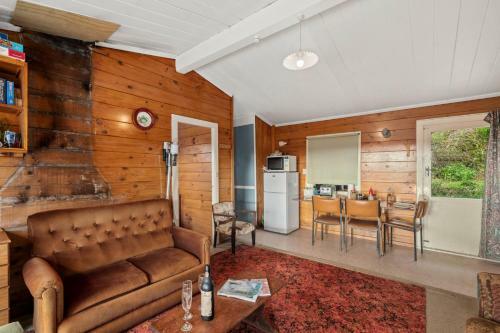 A Kiwi Treasure - T?rangi Holiday Home