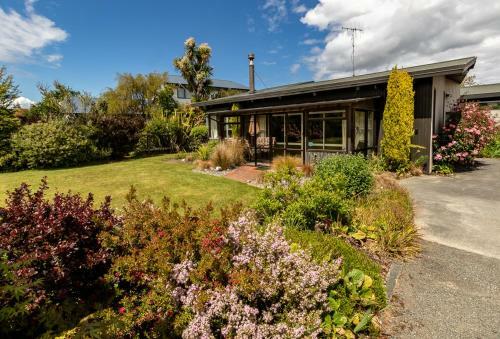 Boat Harbour House - Te Anau Holiday Home