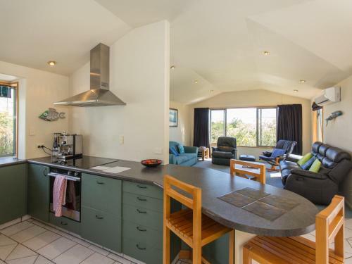Central Sanctuary - Wanaka Holiday Home