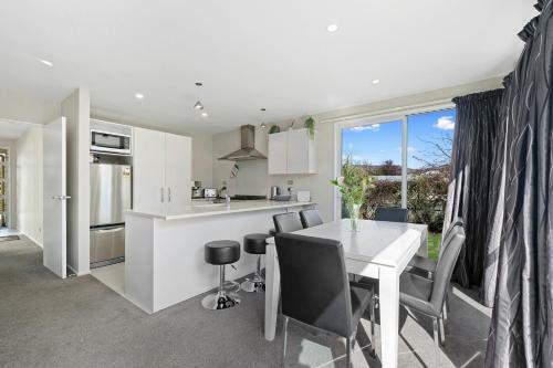 Hideaway On Hunter - Wanaka Holiday Home