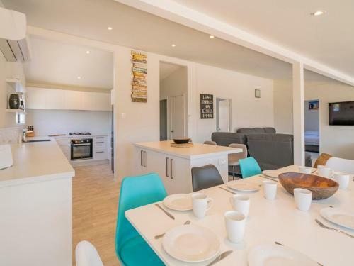 Fun At Whangamata - Whangamata Holiday Home
