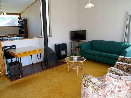 Hibiscus Cottage - Whangamata Bach