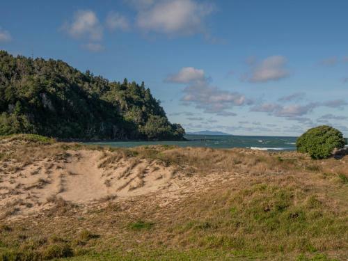 Kotare Beachfront - Whangamata Holiday Unit