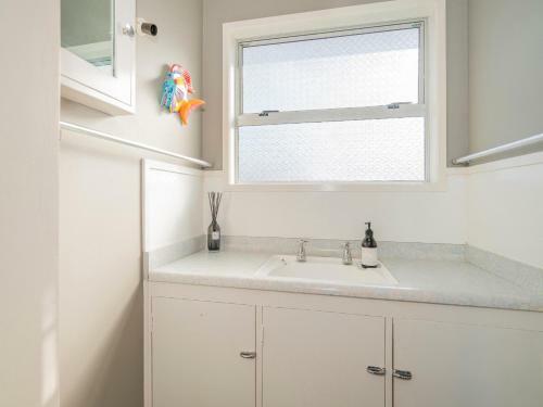 Kotare Beachfront - Whangamata Holiday Unit