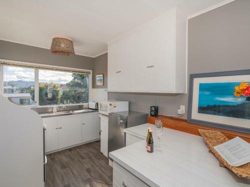Kotare Beachfront - Whangamata Holiday Unit