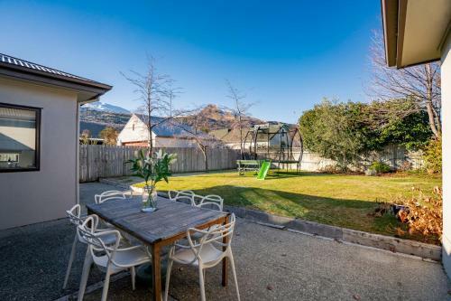 Arrow Peaks - Arrowtown Holiday Home