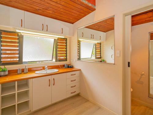 Beachfront Beauty - Opito Bay Holiday Home