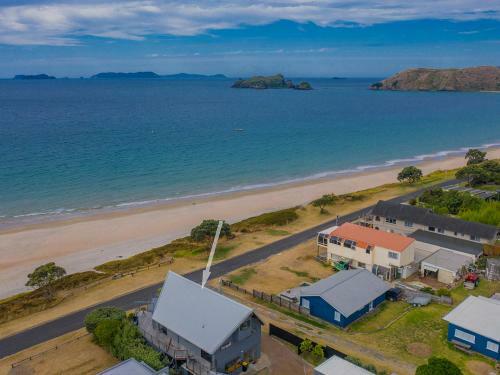 Beachfront Beauty - Opito Bay Holiday Home