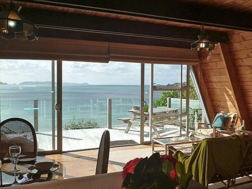 Lifes A Beach - Opito Bay Bach