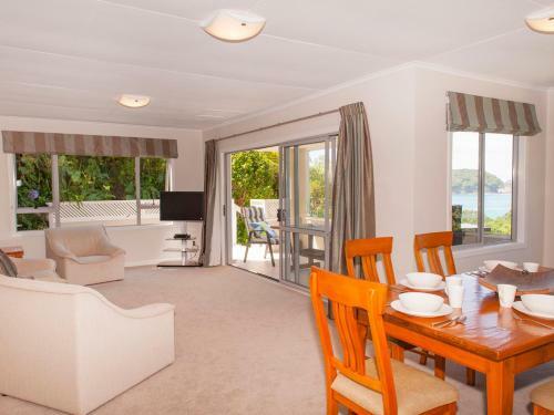Tutaritari Treasure - Hahei Holiday Home