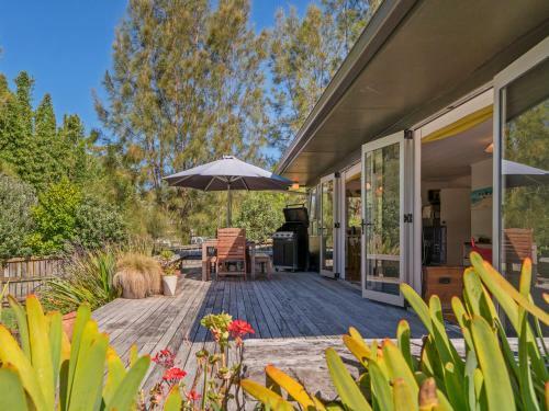 Koru Cabin - Hahei Holiday Home