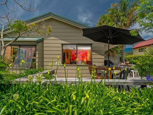 Moana - Hahei Holiday Home