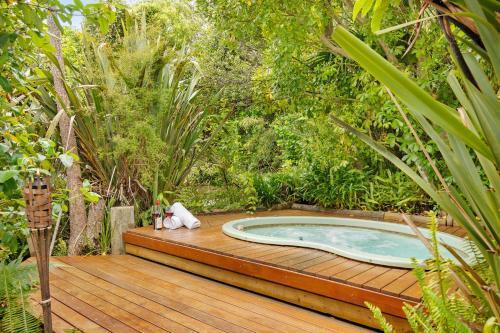 Lodge Beach Front:palms-on-the-beach.kaiteriteri.