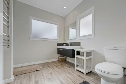 Figtree Bungalow - Rotorua Holiday Home