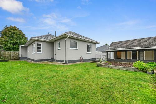 Figtree Bungalow - Rotorua Holiday Home