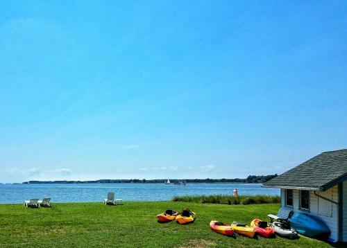 Bed & Breakfast Sandaway Waterfront Lodging