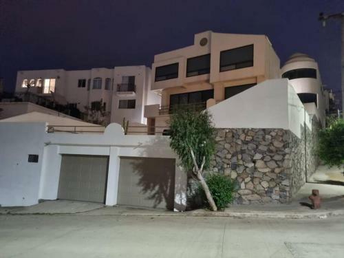 Casa Barcelona Over Downtown Hill