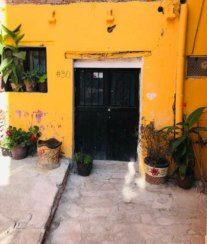 Hostal Hospedaje Bugambilias En Polleros