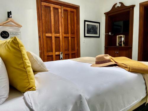 Casa 14 Hotel & Caf�