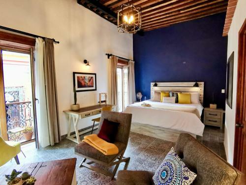 Casa 14 Hotel & Caf�