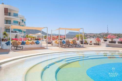 Apartamento Couples Oceanview Getaway Near Malec�n Plus Pool Onsite