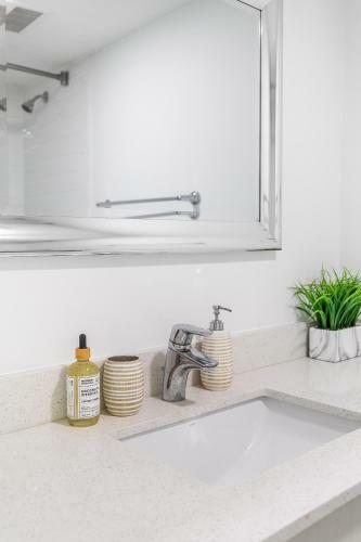 Downtown Hamilton Apartments By Simply Comfort
