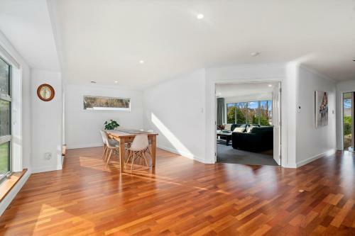 Atley Lodge - Arthurs Point Holiday Home