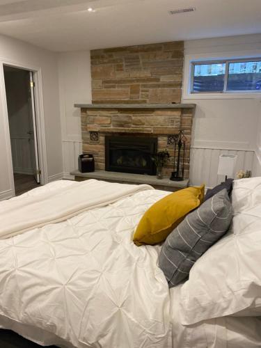 Luxurious And Spacious Apartment With 2 Bedrooms And 2 Baths