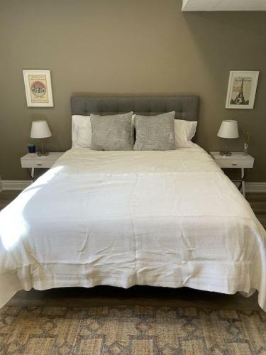 Luxurious And Spacious Apartment With 2 Bedrooms And 2 Baths