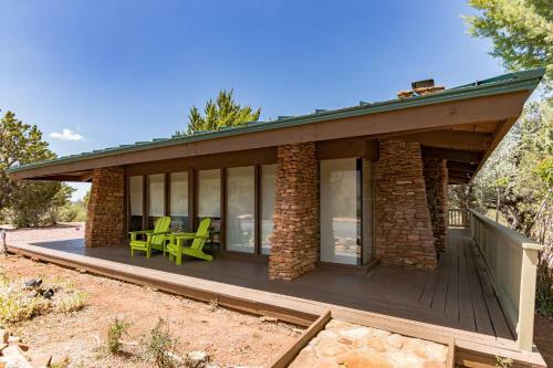Glass House Elk Rim Pine Cabin