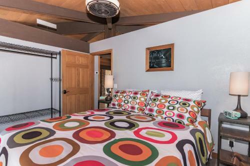 Glass House Elk Rim Pine Cabin
