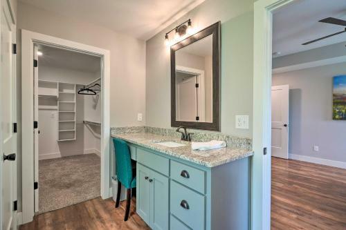Pet-friendly Bella Vista Home With Deck And Yard!
