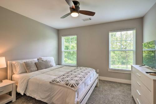 Pet-friendly Bella Vista Home With Deck And Yard!