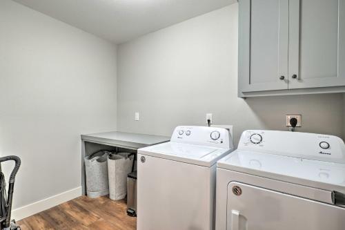 Pet-friendly Bella Vista Home With Deck And Yard!