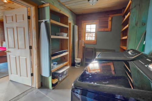 The Mountain Crest Cabin
